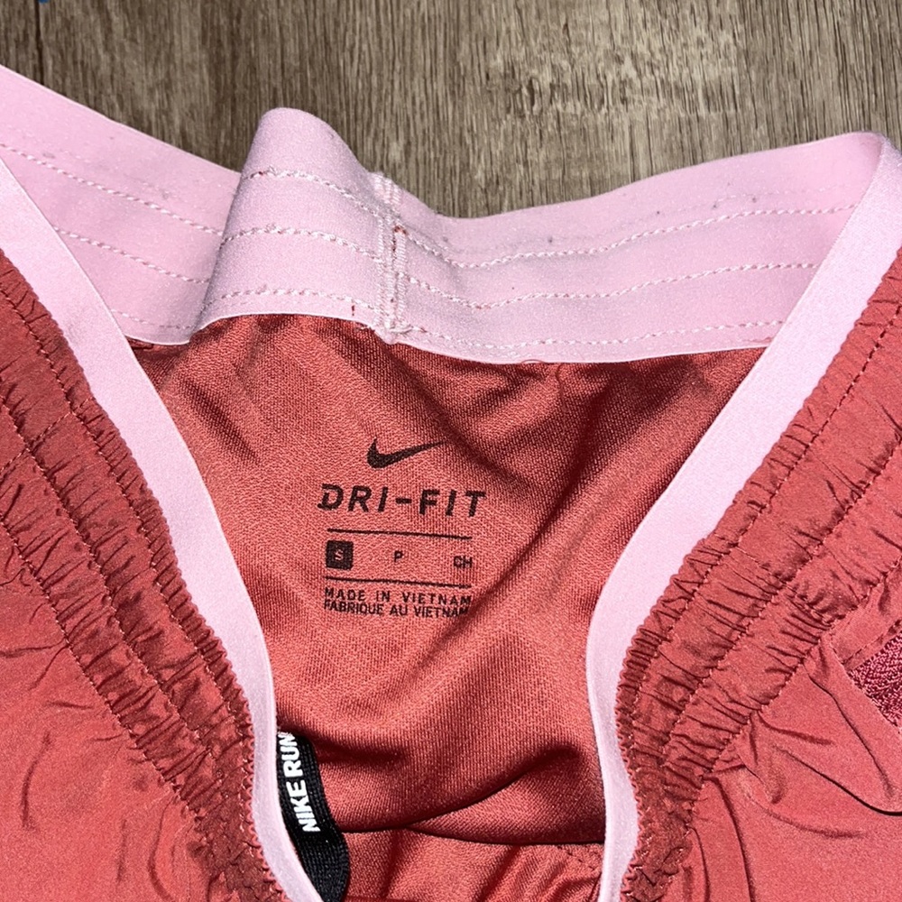 Cute Nike running short! - Picture 3 of 3